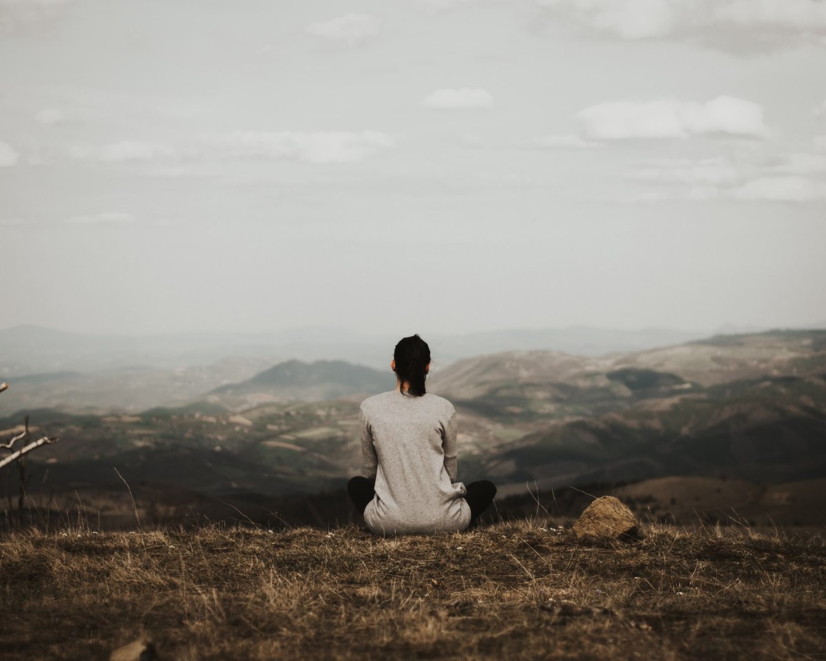 Milyen hatással van a meditáció az alvásminőségre?
